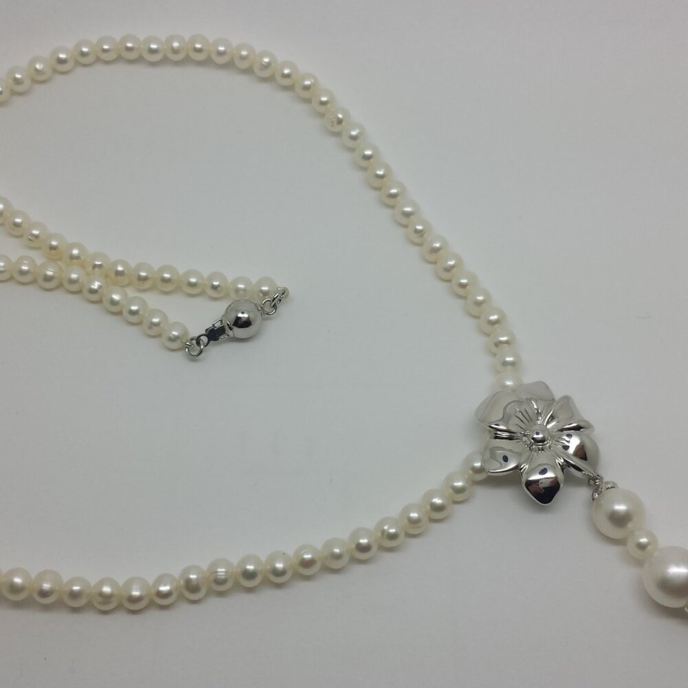 Fresh Water Pearl Dangling 16" Necklace.